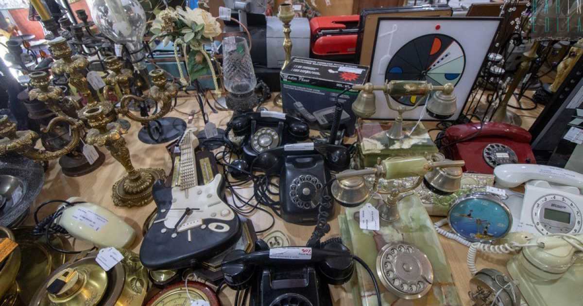 Bari, i mercatini dell'usato: in cerca dell'affare tra vintage, "cafonate" e cimeli